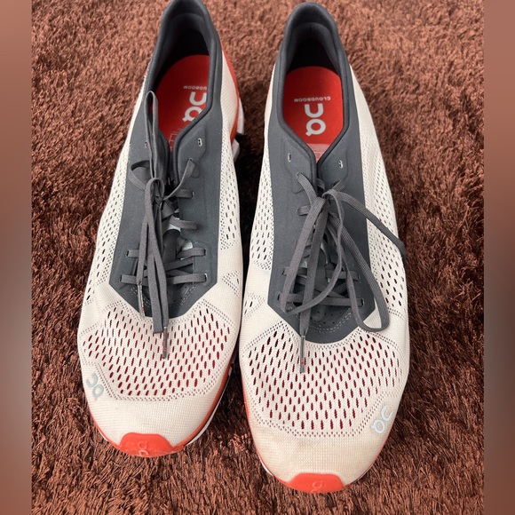 On Running Other - On Cloud sneakers.